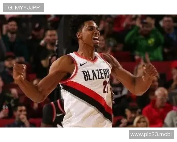 攻防发力！怀特塞德先送大帽后进攻端又暴扣 上海轰10-0领先20分